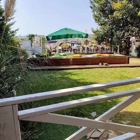 Lotus Restaurant & Проживание в семье *