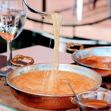 Lotus Restaurant & Проживание в семье