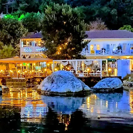 Lotus Restaurant & Homestay Sile